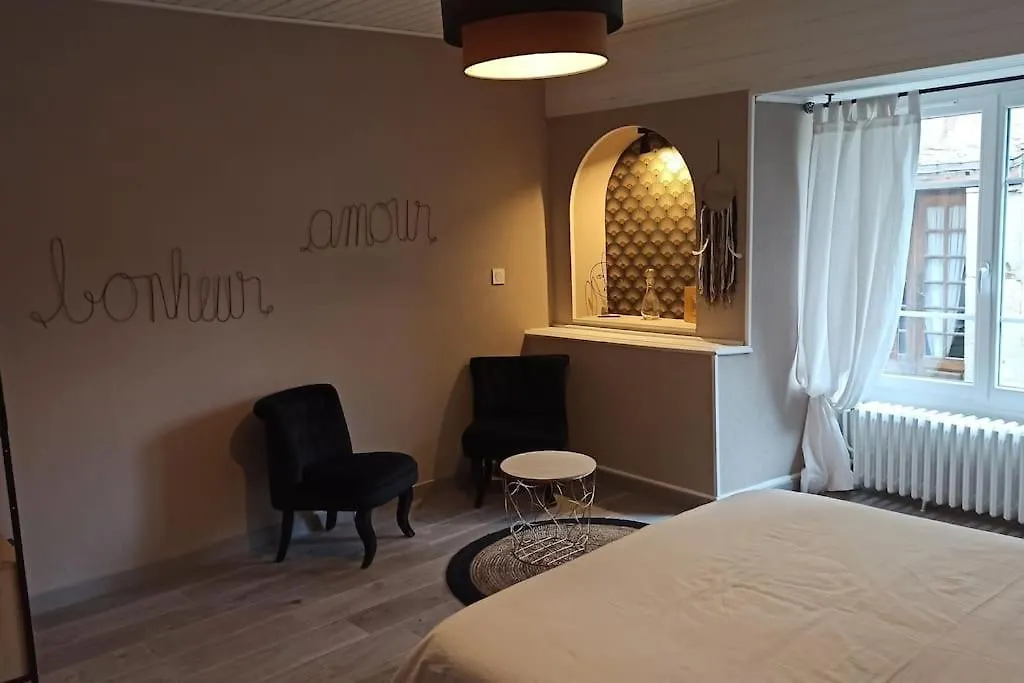 Holiday home Agreable Maison Au Coeur D'Un Village Classe Sauveterre-de-Rouergue