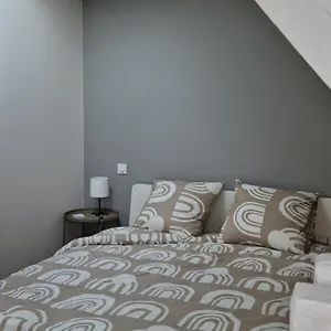 https://vue-sur-la-basilique.hotels-rhonealpes.com