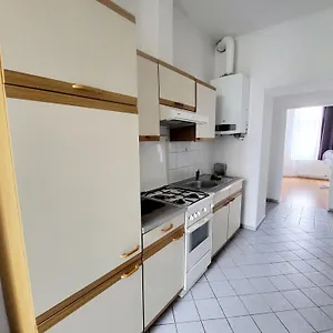 https://real-living-apartments.vienna-besthotels.com